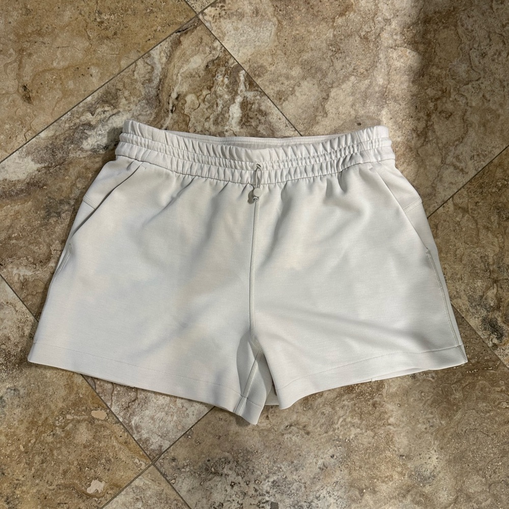 Lululemon Softstreme High-Rise Short- EUC